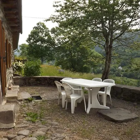 Charmante Maison Au Coeur Du Parc Des Volcans: Cheminee, Jardin Cloture, Ideale Randonnee - Fr-1-742-485